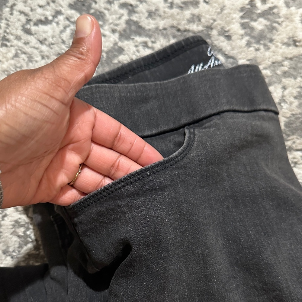 🖤Gloria Vanderbilt Slimming Jeans🖤 - Picture 5 of 7